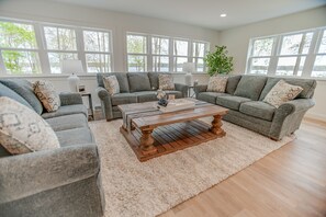 Televisión, chimenea y tenis de mesa 