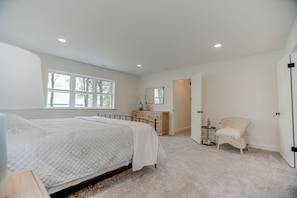 7 habitaciones, tabla de planchar con plancha, cuna de viaje y wifi 