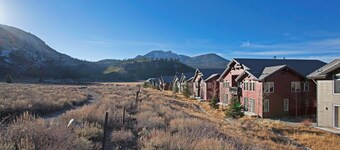 A CUT ABOVE -A Cut Above - 4 bedroom Snowcreek Townhome Sleeps 10