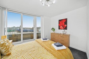 2 bedrooms, desk, iron/ironing board, travel cot