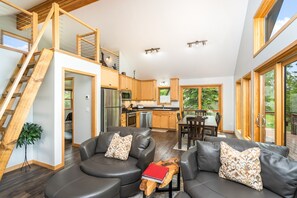 Smart TV, fireplace, DVD player, video library