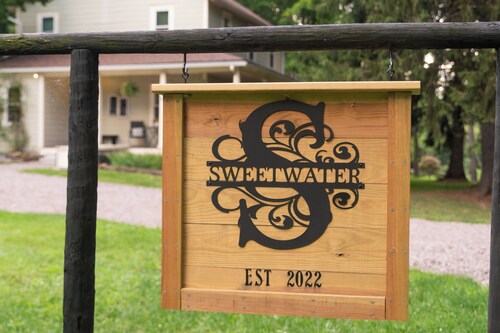 Sweetwater Farm with firepit and hiking trails!
