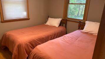3 bedrooms, WiFi, bed sheets