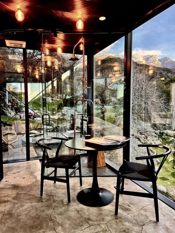 Dining - Paradise Ranch Inn- Infinite House Hot Tub,Sauna. (Three Rivers)