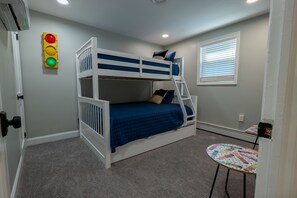 2 slaapkamers, een strijkplank/strijkijzer, gratis wifi