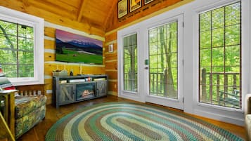 Smart TV y chimenea