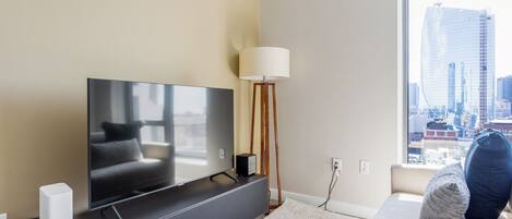 Télévision, chaîne hi-fi