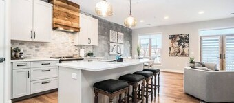 Spacious Downtown Retreat: Private Deck & Balcony