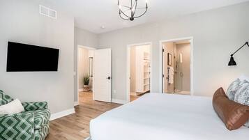 2 bedrooms, travel crib, WiFi, bed sheets