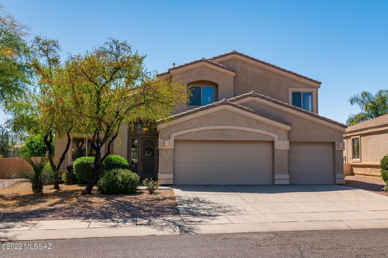 Desert Oasis Large Home with pool and spa!