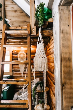 Interior - Elkhorn Log Cabin:Secluded Setting:Prime Location (Wolverine)