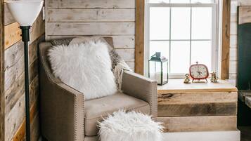 Smart-TV, Kamin, Stereoanlage