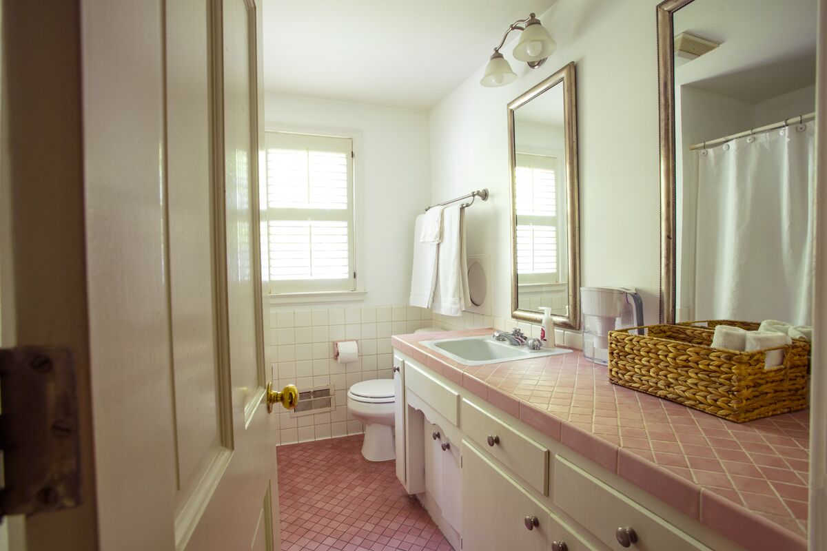 Chuveiro/banheira combinados, secador de cabelo, toalhas de banho 