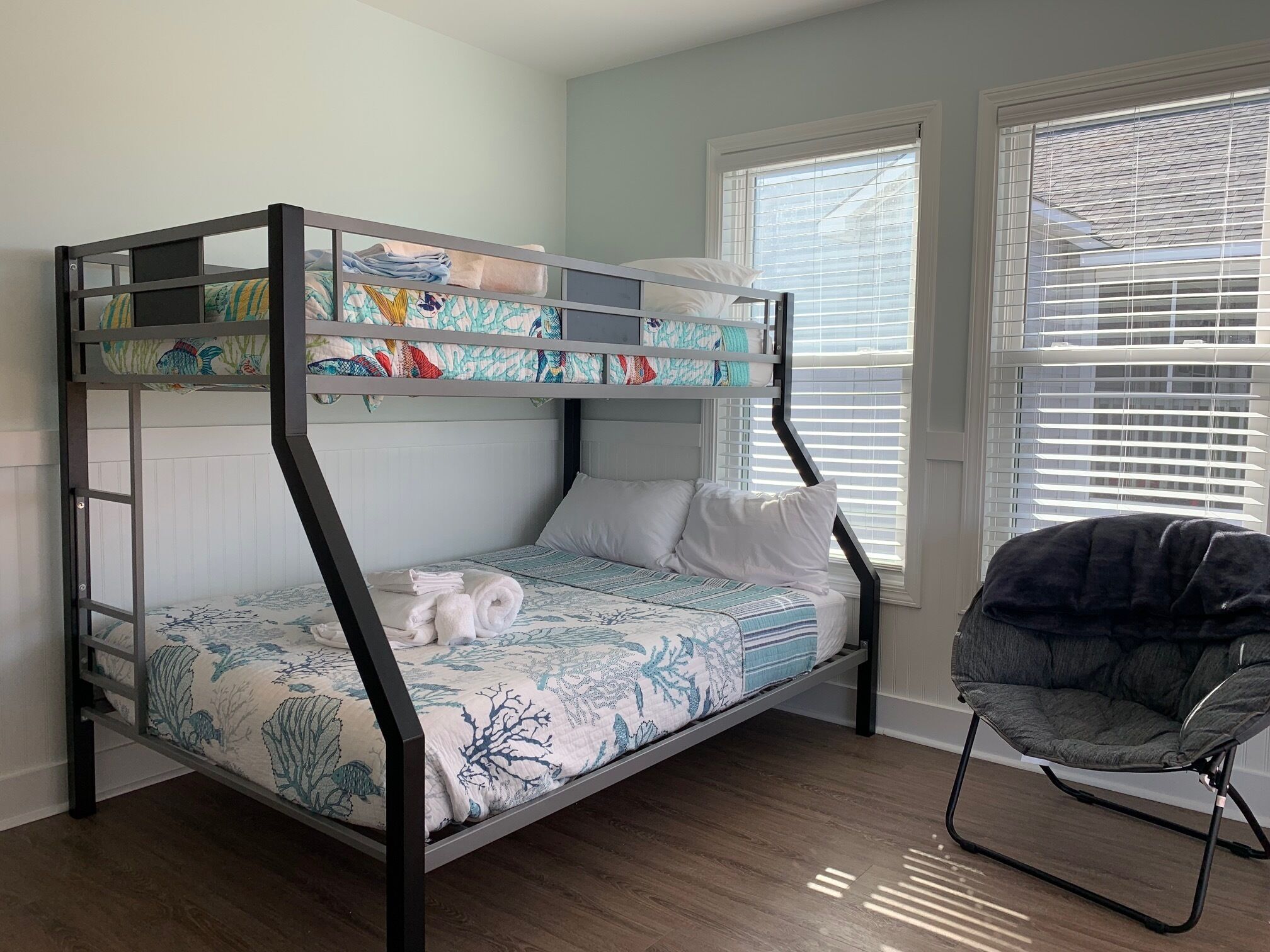3 bedrooms, iron/ironing board, travel crib, free WiFi