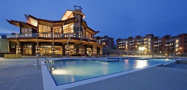 Piscine extérieure, piscine chauffée