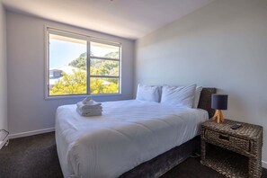3 bedrooms, iron/ironing board, WiFi