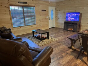 Smart TV, fireplace