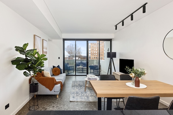One Bedroom Apartment Superior | Living area