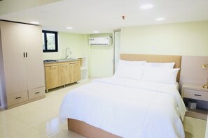 Family Loft, Balcony, City View | Premium bedding, in-room safe, desk, soundproofing - The Bel Air Hotel  (Georgetown)