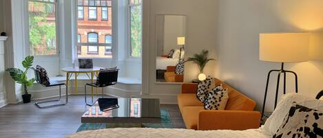 1 sovrum, skrivbord, strykjärn/strykbräda och wi-fi