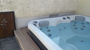 屋外スパ浴槽