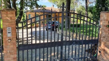 Enceinte de lâhĂ©bergement