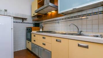 Kühlschrank, Ofen, Geschirrspüler, Toaster