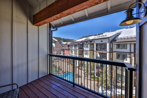 Property grounds - Ski In Ski Out + Walk to Restaurants & Shops - Penthouse Level, Hot Tub (Winter Park)