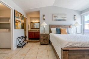 1 slaapkamer, een strijkplank/strijkijzer, wifi (toeslag), beddengoed