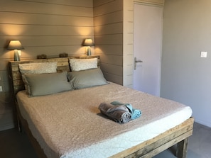 3 bedrooms, free WiFi, bed sheets
