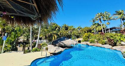 Seaheaven @ Aanuka Resort Spa Bure with Pool - Tennis - Walk to Beach