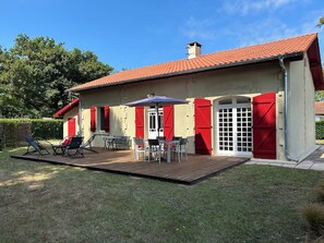 Outdoor dining - MATOUNE pleasant, 4/6 person house near Lake Leon (Léon)