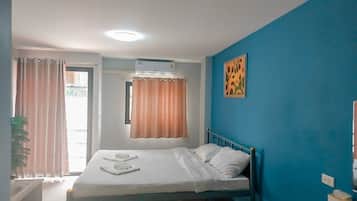 Premier Room | Minibar, desk, free WiFi, bed sheets