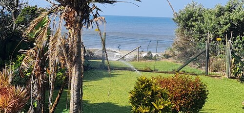 8 Oceans on the Beach 3 B/R Apartment