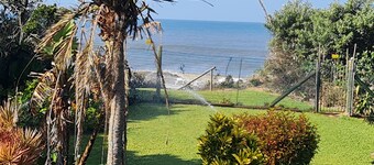 8 Oceans on the Beach 3 B/R Apartment