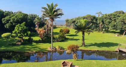 8 Oceans on the Beach 3 B/R Apartment