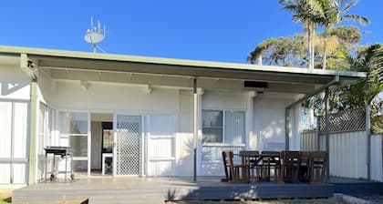 'The Savoy'. Central home with pool. Pet friendly