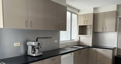 'The Savoy'. Central home with pool. Pet friendly