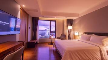 Minibar, in-room safe, desk, iron/ironing board