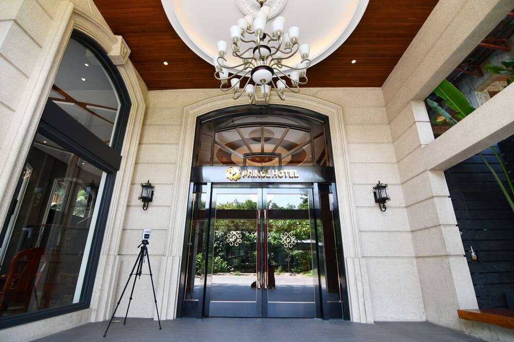 Prince Hotel