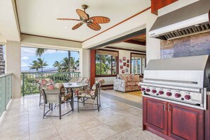 Outdoor dining - Wai'ula'ula A202 Three Bedroom (Kamuela)