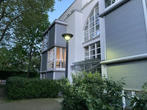 Central station, 5min, central, business apartment with parking lot