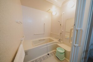Separate bathtub and shower, free toiletries, hair dryer, bathrobes - Rera Mashu (Teshikaga)