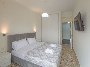 2 slaapkamers, een strijkplank/strijkijzer, gratis wifi, beddengoed