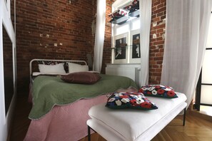 1 bedroom, WiFi, bed sheets