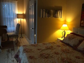 5 slaapkamers, een bureau, een strijkplank/strijkijzer, reisbedje