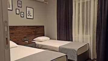 1 habitación, escritorio, tabla de planchar con plancha y wifi gratis