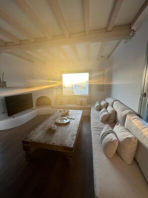 6 soverom, safe på rommet, strykejern/-brett og wi-fi (inkludert)