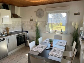 Refrigerador, horno, parrilla de estufa y lavavajillas 