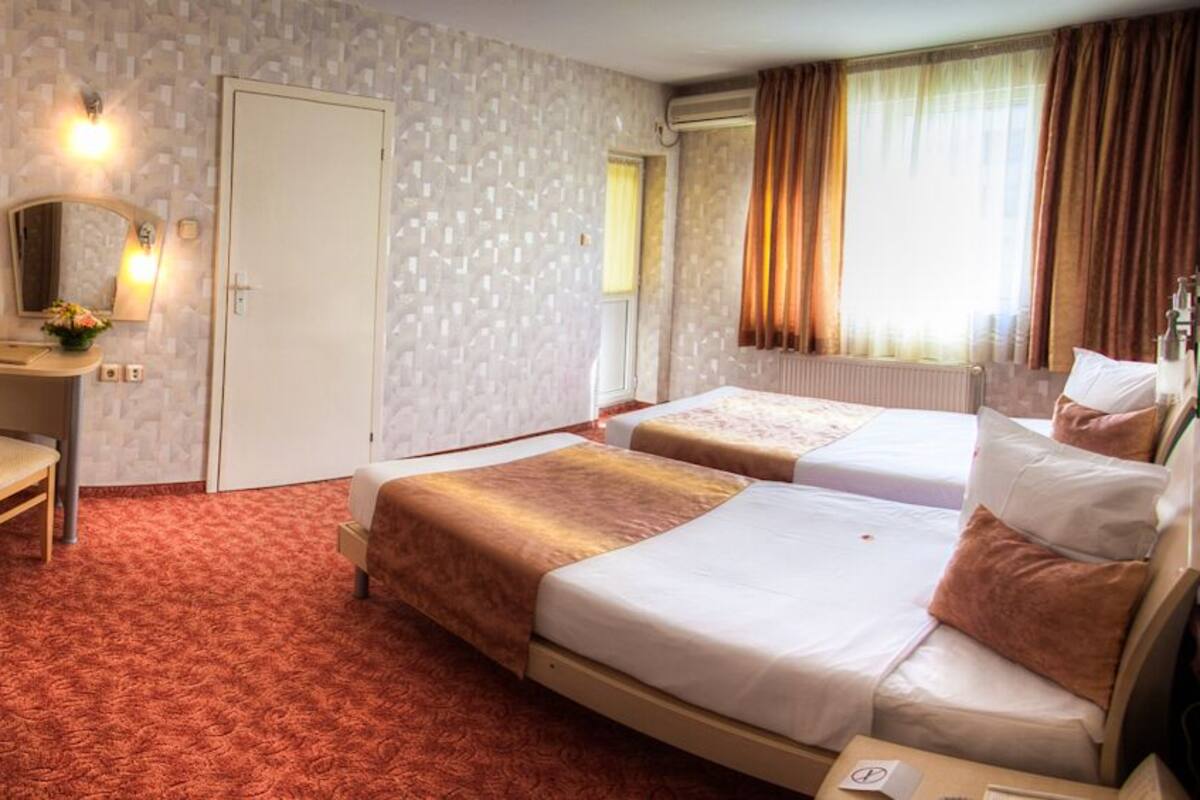 Economy Double or Twin Room | Premium bedding, in-room safe, desk, iron/ironing board